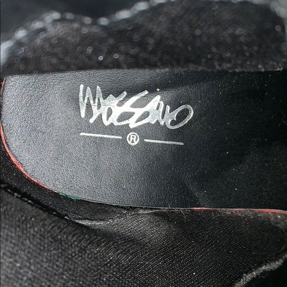 Cute black ankle boots . - Picture 3 of 4